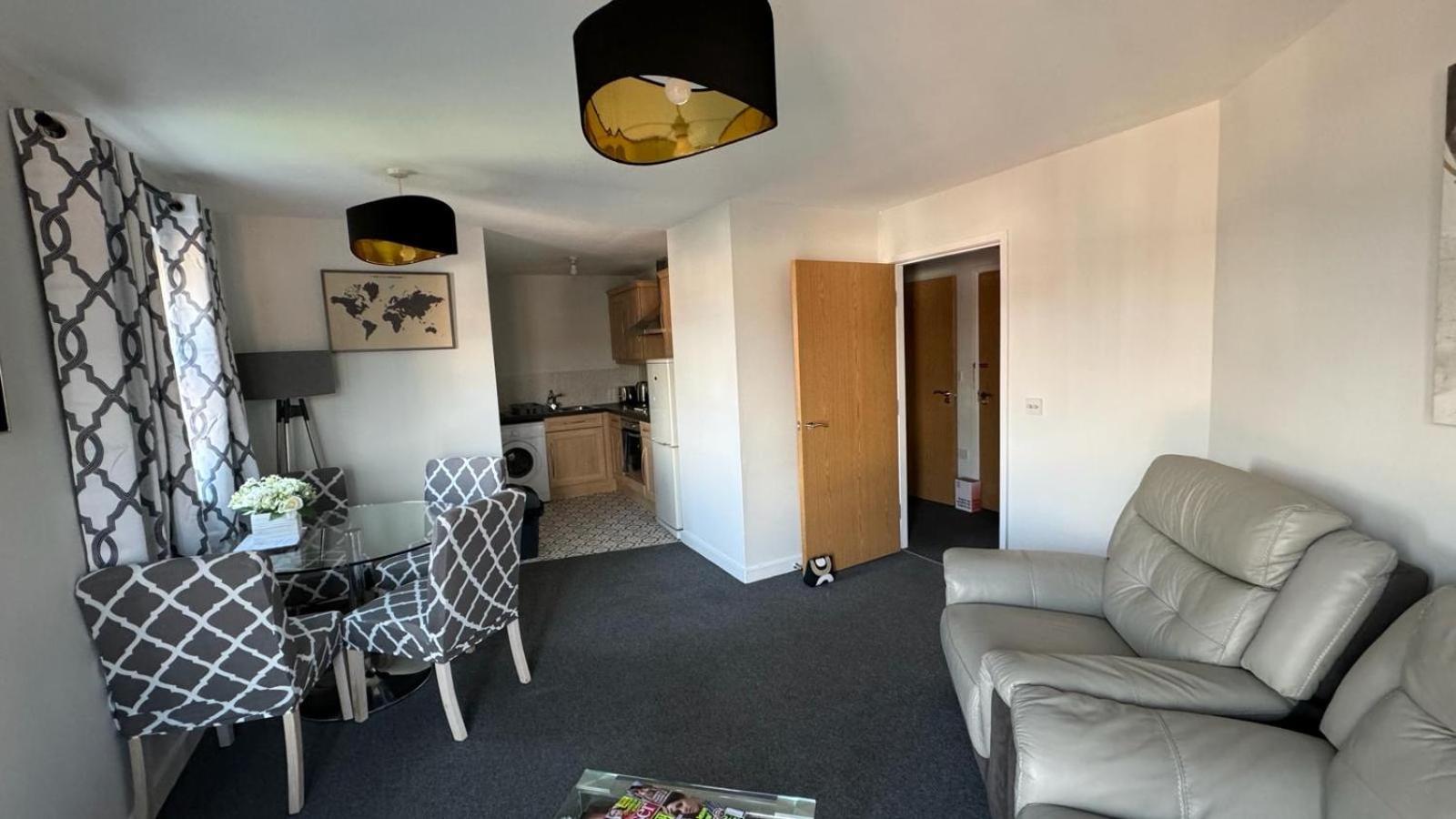 Spacious 1 Bedroom Apartment In Wigan Shevington Екстер'єр фото